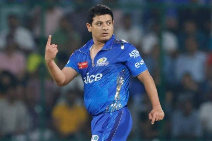 Piyush Chawla became the top wicket-taker of Mumbai Indians